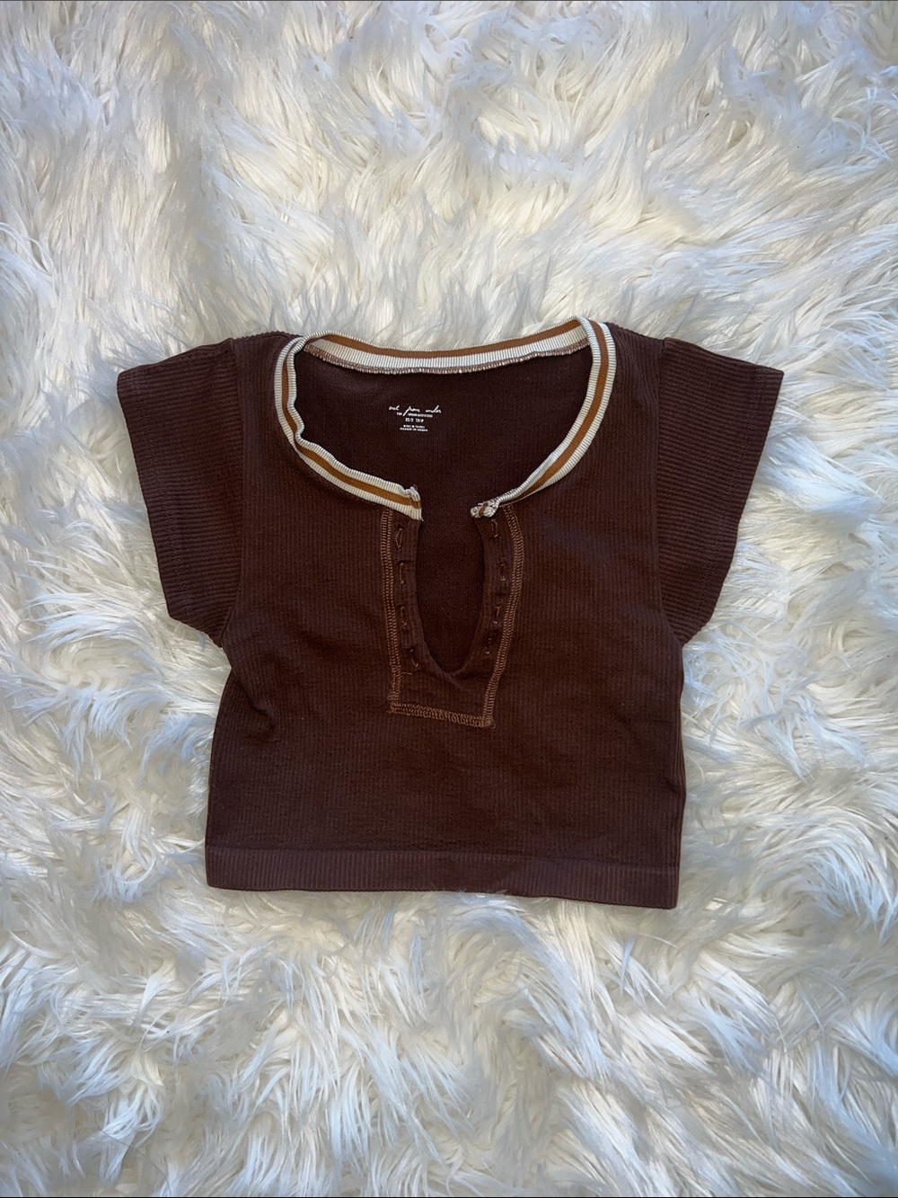 Brown Ribbed Baby Tee - Picture 3 of 5
